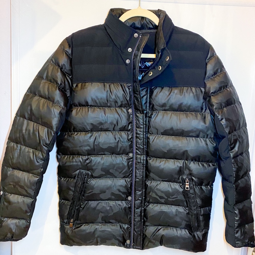 new Alo Yoga black camo puffer jacket